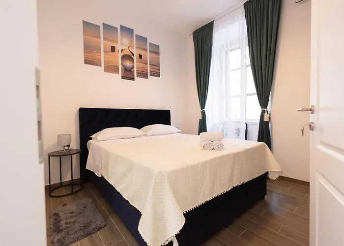 Apartament Throne Of 1 *