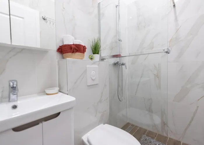 Throne Of 1 Apartament